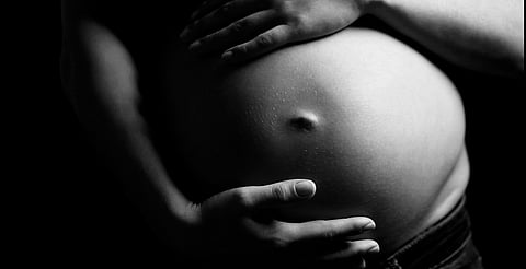 Disminuyen 29.5 % embarazos en adolescentes en Michoacán, reporta SSM