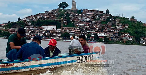 15 mil crías de acúmara fuero liberados en el Lago de Pátzcuaro