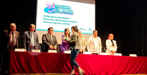 Entrega SESEA libros a escuelas como parte del proyecto "Creciendo con valores"