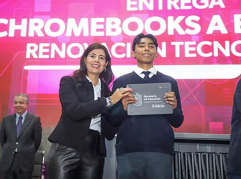 SEE entrega chromebooks a escuelas de Michoacán