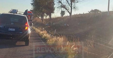 Vuelca en carretera a Ciudad Salud, en Morelia