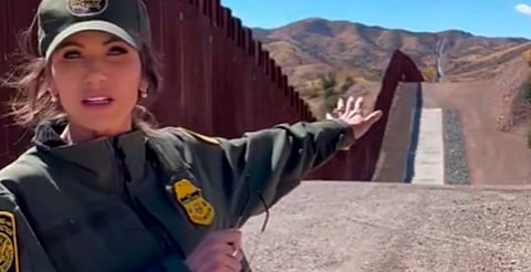 EU ampliará muro fronterizo con México, anuncia secretaria de Seguridad Nacional