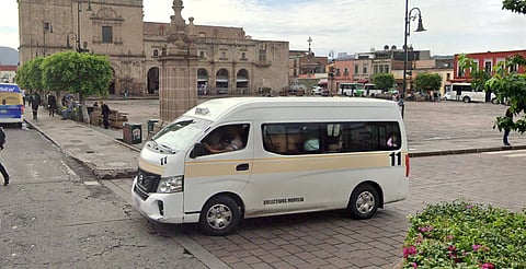 No prosperará aumento a $14 en transporte público: Bedolla