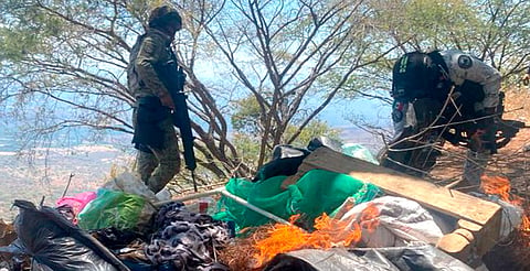 En Parácuaro, destruyen dos campamentos de la delincuencia organizada