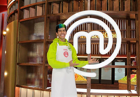 Rafa Polinesio supera reto en MasterChef Celebrity, fans celebran que duró más de un capítulo