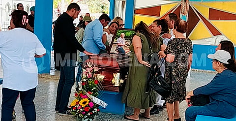 Entre impotencia, dolor y llanto dan el último adiós a Don Freddy, fallecido por explosión de mina terrestre
