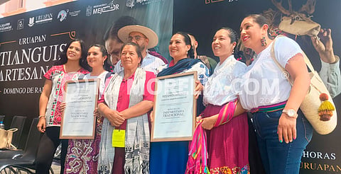 Destaca participación de artesanas en concurso estatal de artesanías de Uruapan