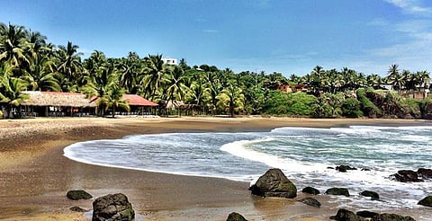 ¿Vas a la playa? Esto significan las banderas según su color