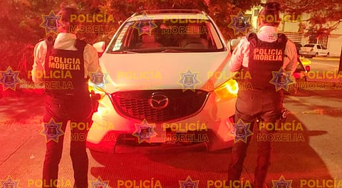 Policía Morelia recupera camioneta robada en Villas de Oriente