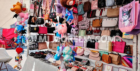 Comerciantes del Mercado Independencia reportan bajas ventas en regalos del Día de la Madre