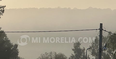 Emiten alerta ambiental en Villa Morelos, Michoacán, por incendio de basurero