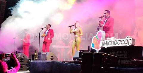 Llenos de sabor y con un gran ambiente, se presentó la Sonora Santanera en el FMO
