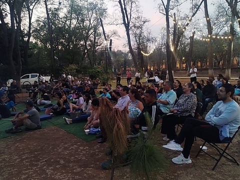 Teatro nocturno regresa al bosque de Morelia con lectura de "Los idiotas"