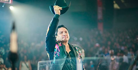 Julión Álvarez pospone concierto en Texas por cancelación de su visa de trabajo