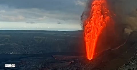 Captan nueva actividad del volcán Kilauea en Hawái; chorro de lava alcanza los 300 metros