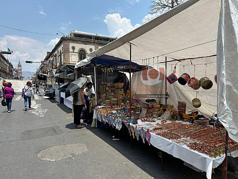 Emitirán segunda notificación a comerciantes irregulares instalados en plantón frente a Palacio de Gobierno
