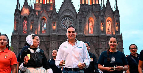 Carlos Soto hace historia al recibir en Zamora el homenaje estatal a enfermeras y enfermeros