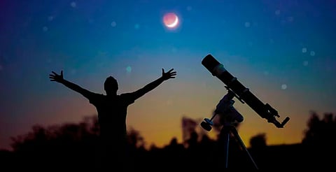 Guía para observar el cielo en junio: planetas, solsticio y maravillas galácticas