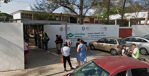 Hallan feto en Conalep de Veracruz, reportan