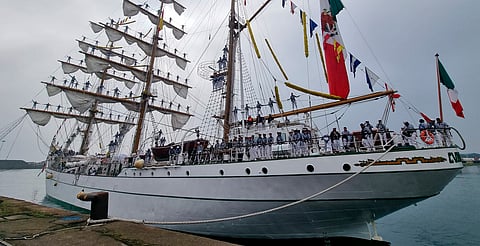 Buque Cuauhtémoc será remolcado a parque industrial en Brooklyn