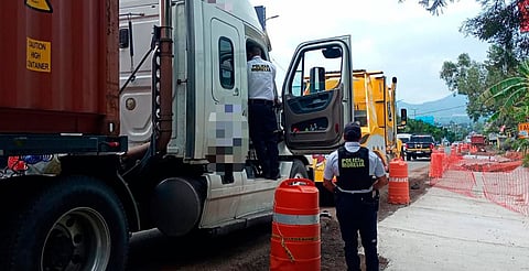 Policía Morelia recupera tráiler robado en Periférico Paseo de la República y detiene a conductor