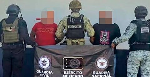 Detienen a dos hombres armados en Buenavista