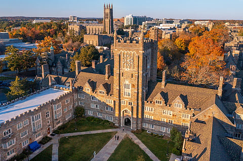 Gobierno de EU investiga a Universidad de Duke por criterios raciales