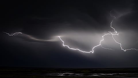 Lavar trastes o bañarte durante tormenta eléctrica puede ser mortal: PC