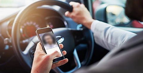 Uber, Didi y demás apps de viajes, sin permiso para recoger pasaje en aeropuertos: SICT