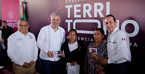 Atiende Bedolla solicitudes ciudadanas en audiencia pública en Tocumbo