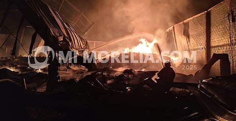 Emergencia en Chavinda: incendio en fábrica de plásticos deja pérdidas millonarias
