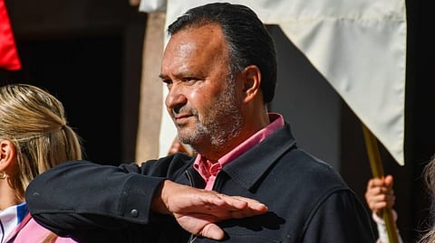 Julio Arreola refrenda unidad e identidad nacional en el Día de la Bandera en Pátzcuaro