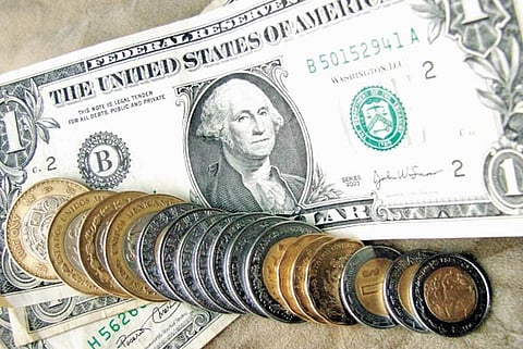 Peso frena racha de pérdidas en medio de tensión entre EU e Irán