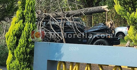 Choques en La Huerta y Altozano dejan daños materiales y un herido leve