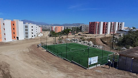 Construyen y rehabilitan mil 200 canchas rumbo al Mundial 2026