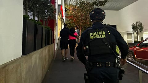 Mujer intoxicada con gas cloro es trasladada de emergencia en Morelia