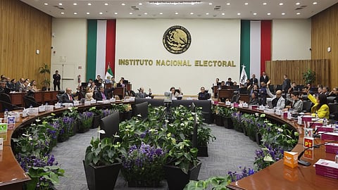 Multas millonarias: INE castiga a partidos por fallas en sus cuentas