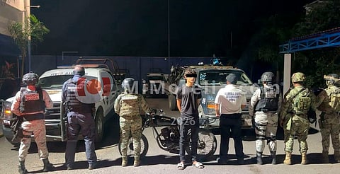 Marinos detienen a 7 presuntos delincuentes; aseguran equipo bélico y droga