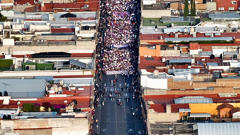 Con drones y vigilancia aérea, monitorean marcha del 8M en Morelia