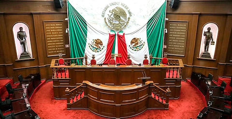 Exhiben a Michoacán en la "Mañanera" como el tercer congreso más caro del país