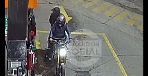 "Ratas" llenan tanque y luego asaltan a despachadora de gasolina en Morelia