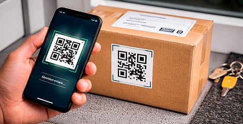 Cuidado con paquetes inesperados: así funciona el fraude con códigos QR