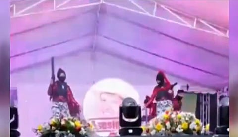 Tras polémica coreografía en Cobaem Contepec, padres y alumnos convocan a rueda de prensa