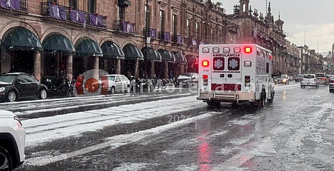 Lluvia y granizo movilizan a cuerpos de emergencia en la capital michoacana