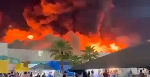 Confirman cinco fallecidos tras incendio en la Feria de Tabasco