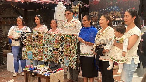 Santa Cruz Tzintzuntzan alista concurso de bordados con bolsa de 66 mil pesos