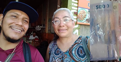 Chavo devuelve $6 mil perdidos a su dueña en Morelia; "es cristiano y obedeció octavo mandamiento"