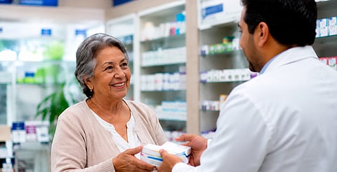 Medicinas más baratas para adultos mayores: iniciativa busca eliminar el IVA