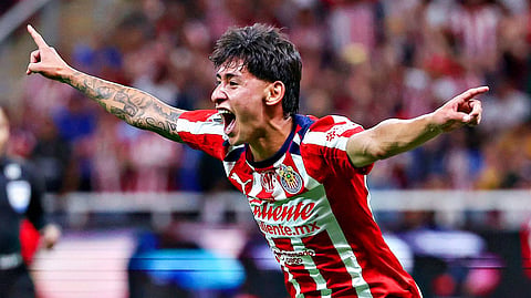 ¡Milagro rojiblanco! Con doblete de Sandoval, Chivas deja fuera a Tigres del Clausura 2026