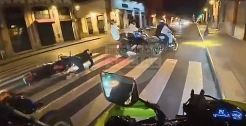 Captan en video carambola de motos en pleno centro de Morelia; "a la ..."